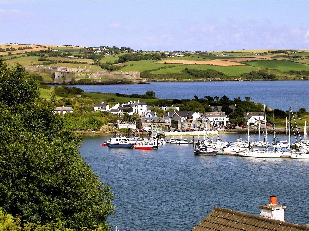 Castlemartyr Holiday Mews 3 Bed By Trident Holiday Homes Eksteriør billede