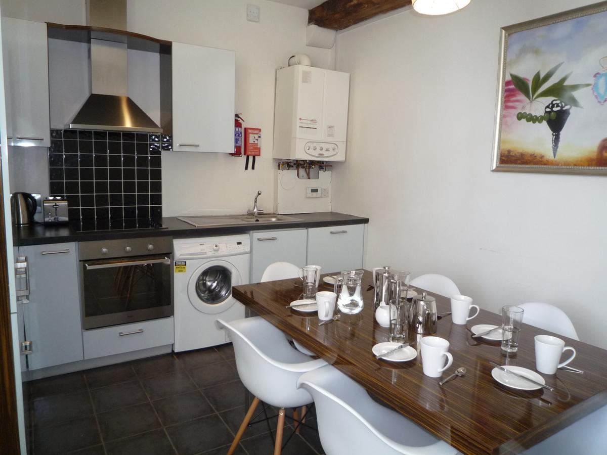 Castlemartyr Holiday Mews 3 Bed By Trident Holiday Homes Eksteriør billede